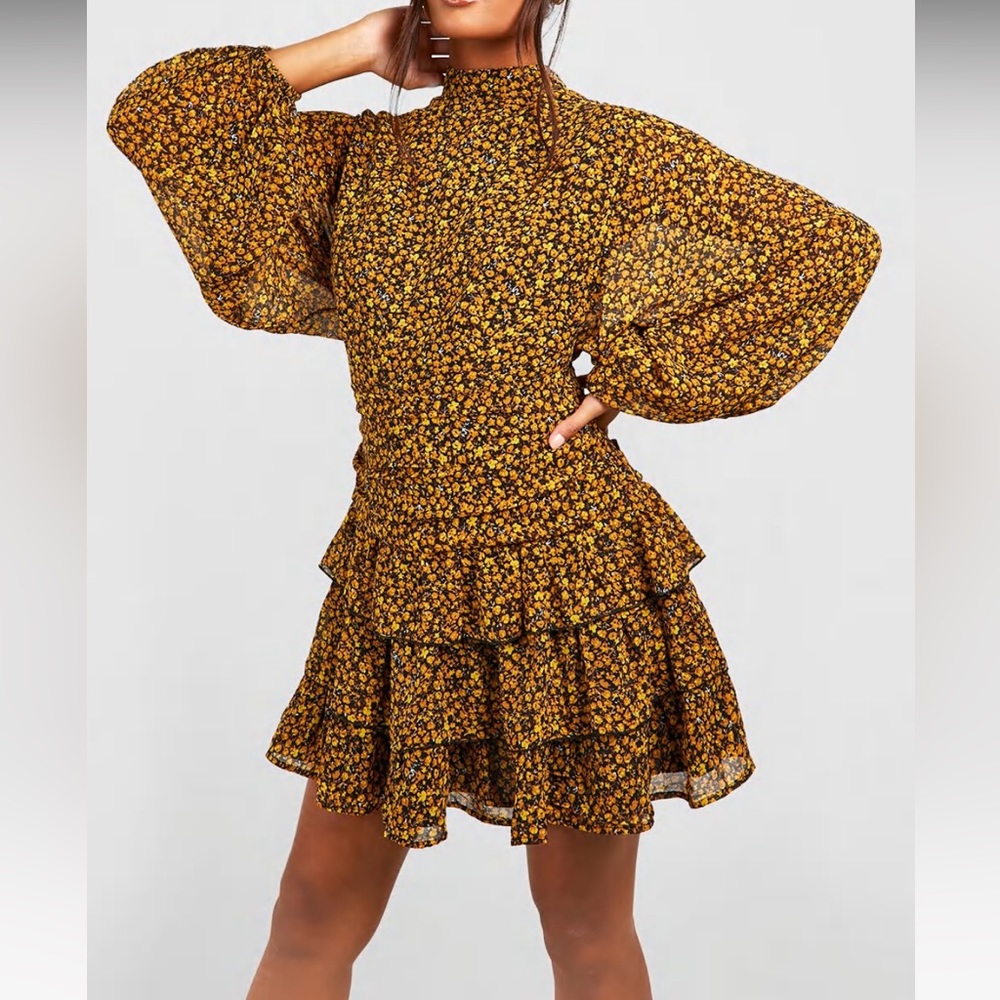 NWT boohoo Petite Ditsy High Neck Volume Sleeves Dress Size 6P Multi Colored